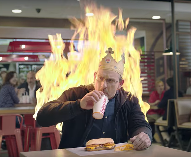 "La Antorcha Humana" echa fuego en Burger King