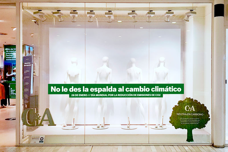 C&A desnuda a sus maniquíes por una buena causa