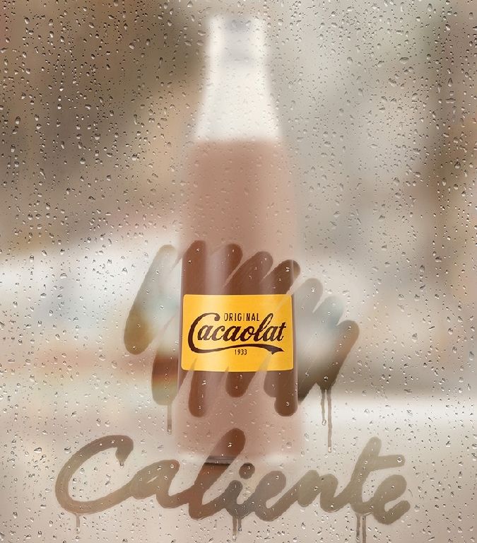 Cacaolat caliente para el invierno