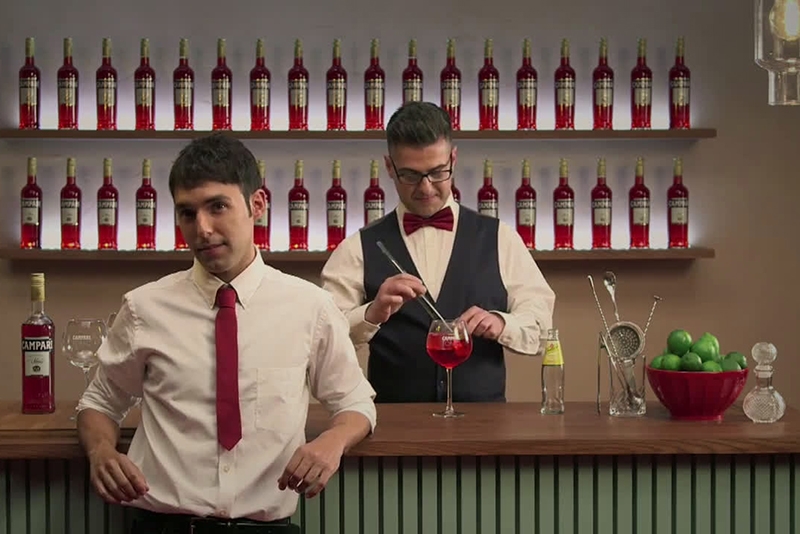 El Mago Pop se bate en duelo con el "mixologist" de Campari