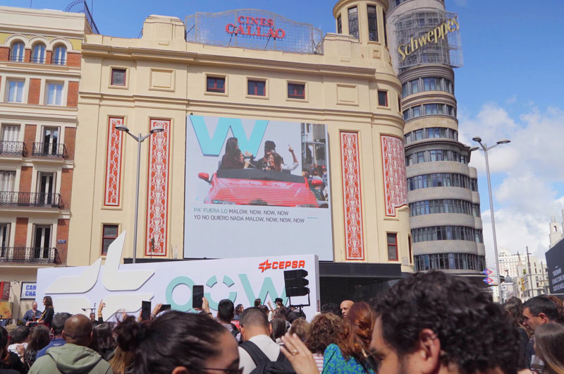 Cepsa y Callao City Lights montan un karaoke en coche