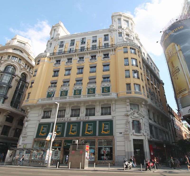 Casa del Libro reabre sus puertas con el apoyo de grandes autores