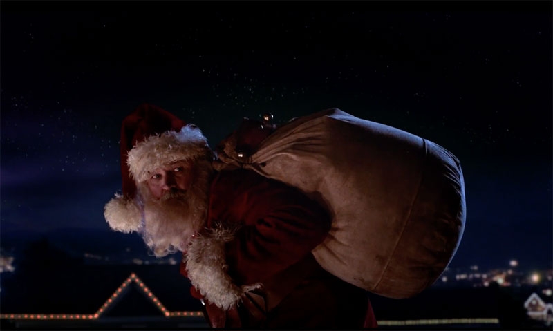 Papá Noel es un extranjero que entra a escondidas en tu casa