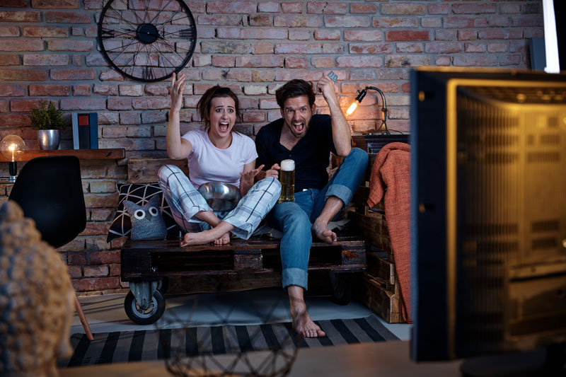 Casi tres horas al día frente a la tele en agosto