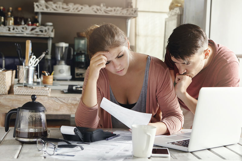 La incertidumbre sigue frenando el gasto de los consumidores