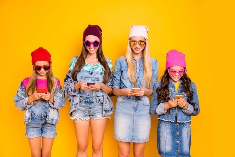El 50% de las mujeres jóvenes sigue más de 500 cuentas