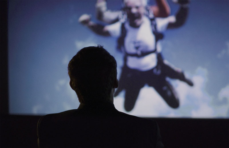 Eduard Fernández protagoniza un vídeo para combatir la ELA