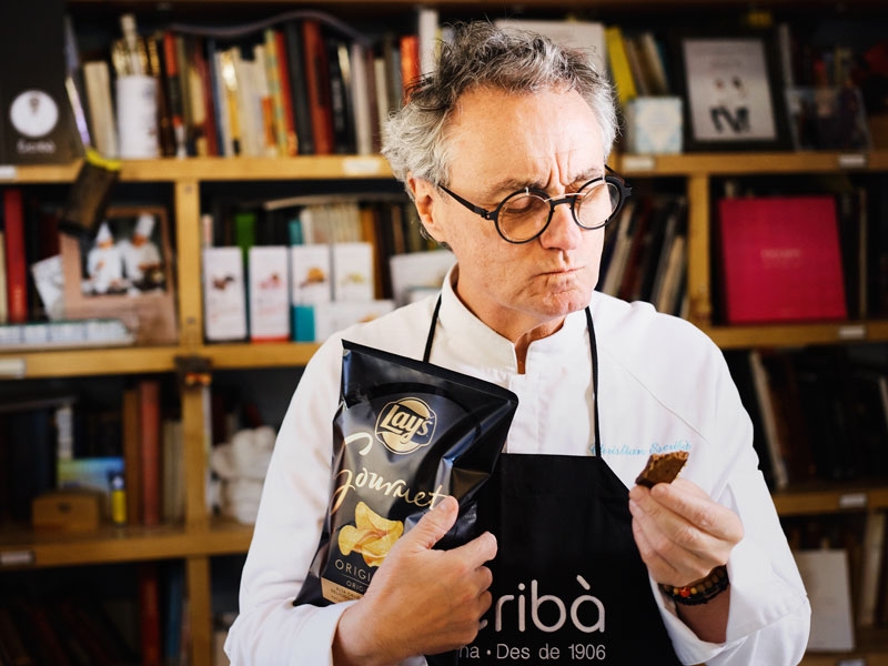 Lays Gourmet lanza un turrón de patatas fritas