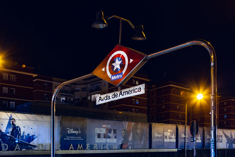El Capitán América toma un rombo del Metro de Madrid