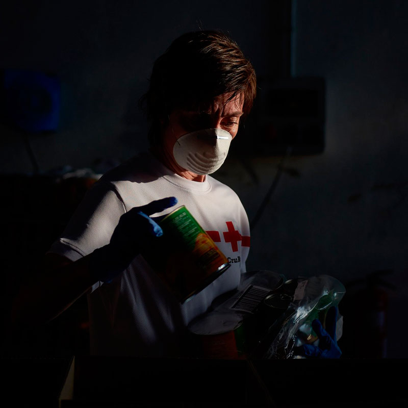 Acciones solidarias de Estée Lauder durante la pandemia