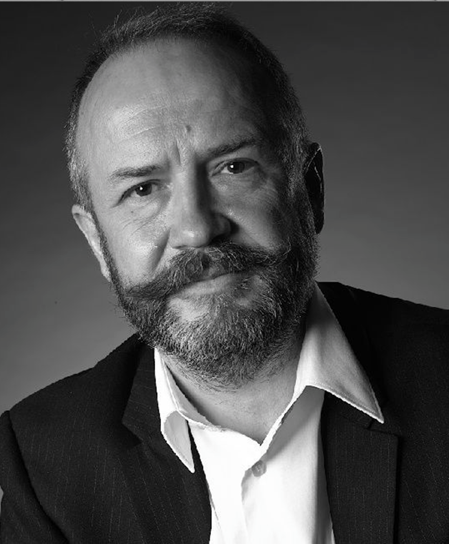 Nace Esteo & EEEEEEE