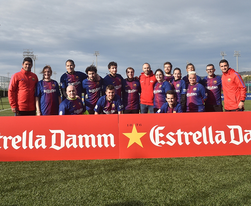 Un día con Andrés Iniesta gracias a Estrella Damm