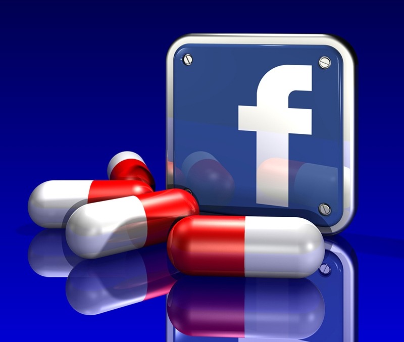 Adictos a las redes sociales, especialmente a Facebook y WhatsApp