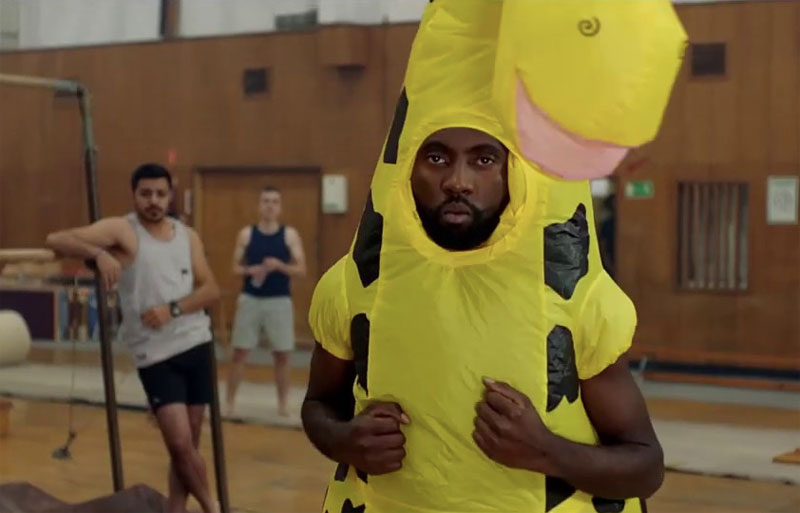 Tontos muy tontos en la nueva campaña global de Fanta