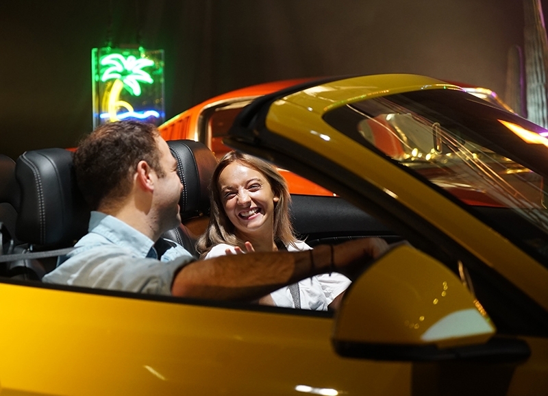 Citas a ciegas en un Ford Mustang