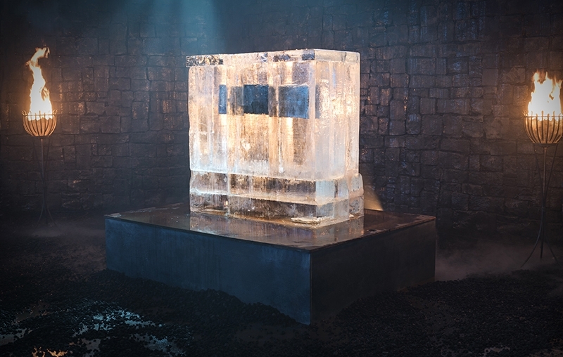 Fans de "Juego de Tronos", pasmados ante un bloque de hielo