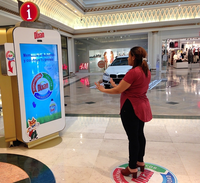 Mupis interactivos de Dixan inspirados en el juego "Simón Dice"