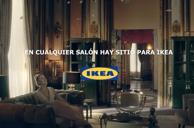 IKEA cuela sus muebles en anuncios de productos de lujo