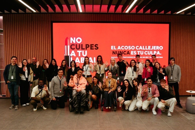 Influencers se forman contra el acoso callejero