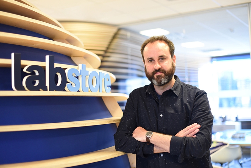 Labstore | Y&R ficha a Joaquín Palomares