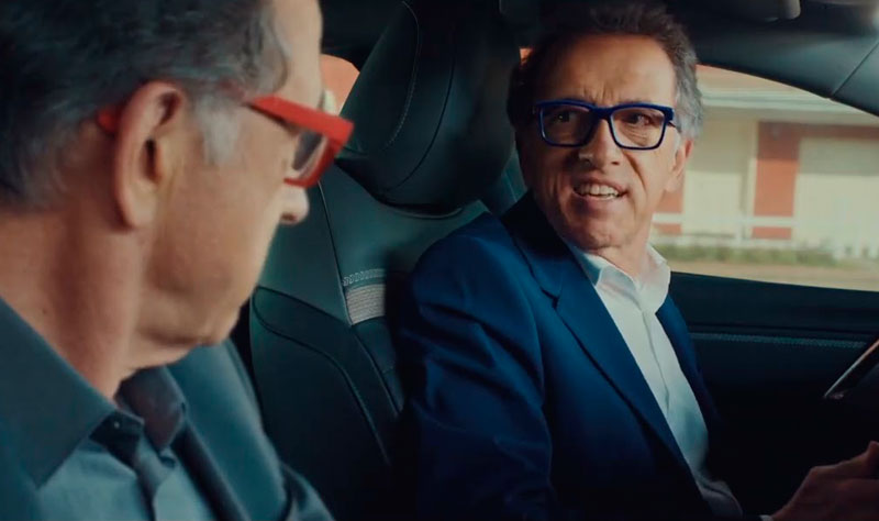 Jordi Hurtado y su "yo del futuro" en el nuevo spot de Línea Directa