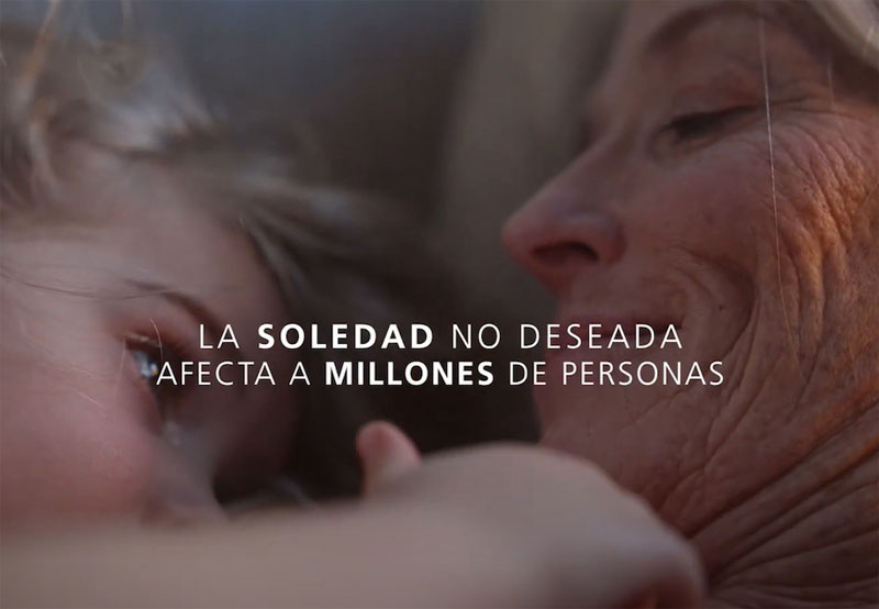 Sanex, piel con piel contra la soledad no deseada