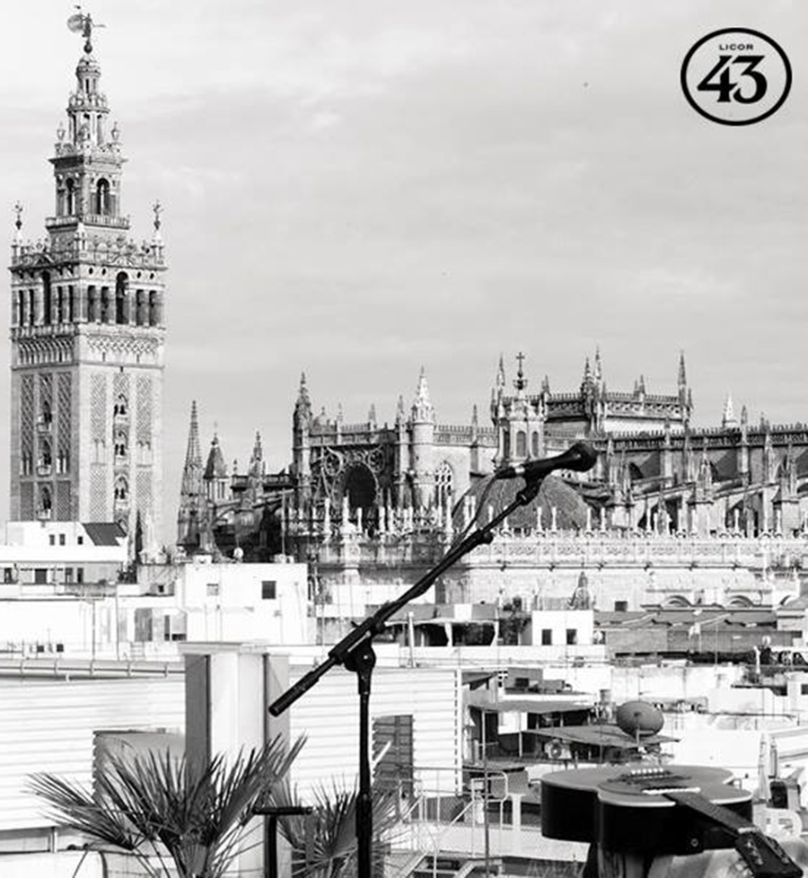 "43 Live the roof", de SrBurns para Licor43