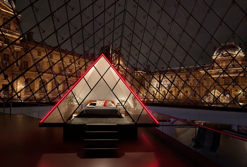 Airbnb sortea una noche en la pirámide del Museo Louvre