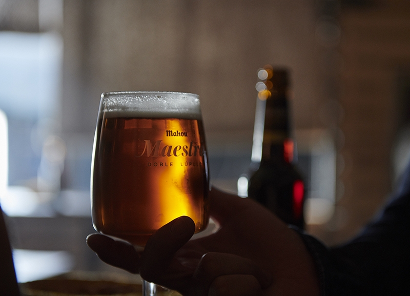 Mahou lanza su nueva variedad: Maestra Dunkel