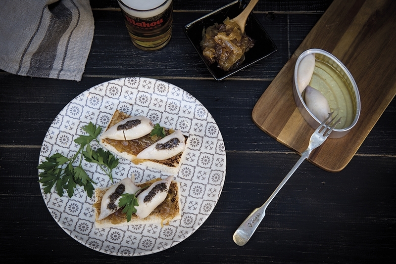 "Barrios para comérselos": Chamberí y las tapas de conservas