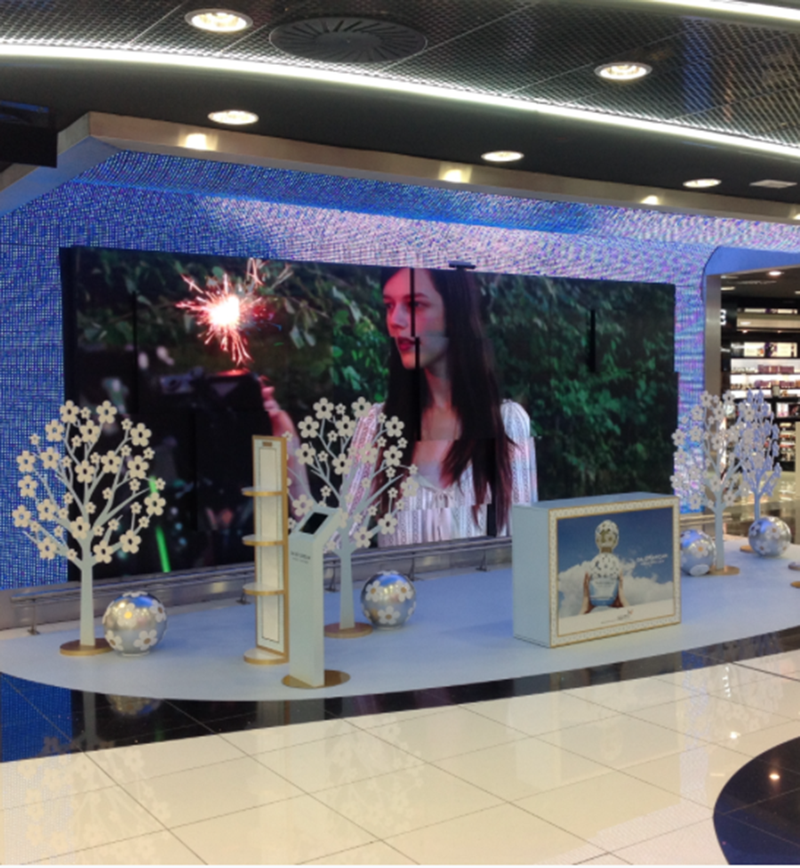 El nuevo perfume de M. Jacobs en los aeropuertos