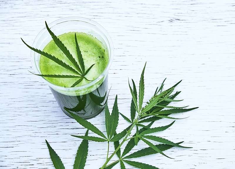 Coca-Cola se plantea lanzar una bebida con marihuana