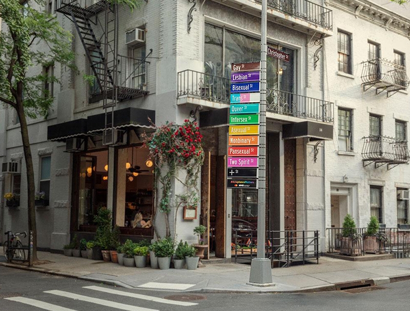 El nombre de esta calle neoyorquina incluye a todo el colectivo LGTBI