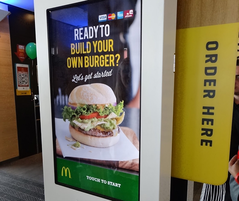 McDonald´s modifica su logo para anunciar un nuevo servicio