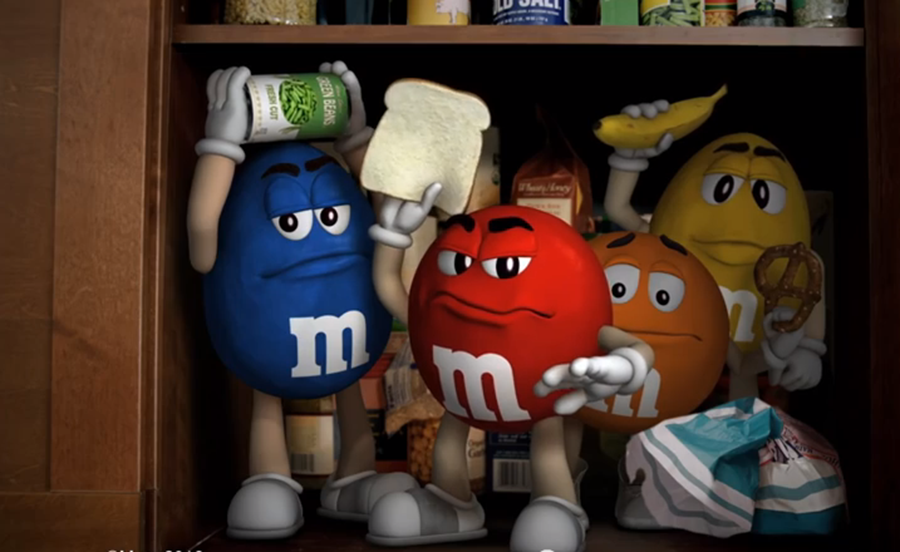 M&Ms se resisten con uñas y dientes a meterse en el bol