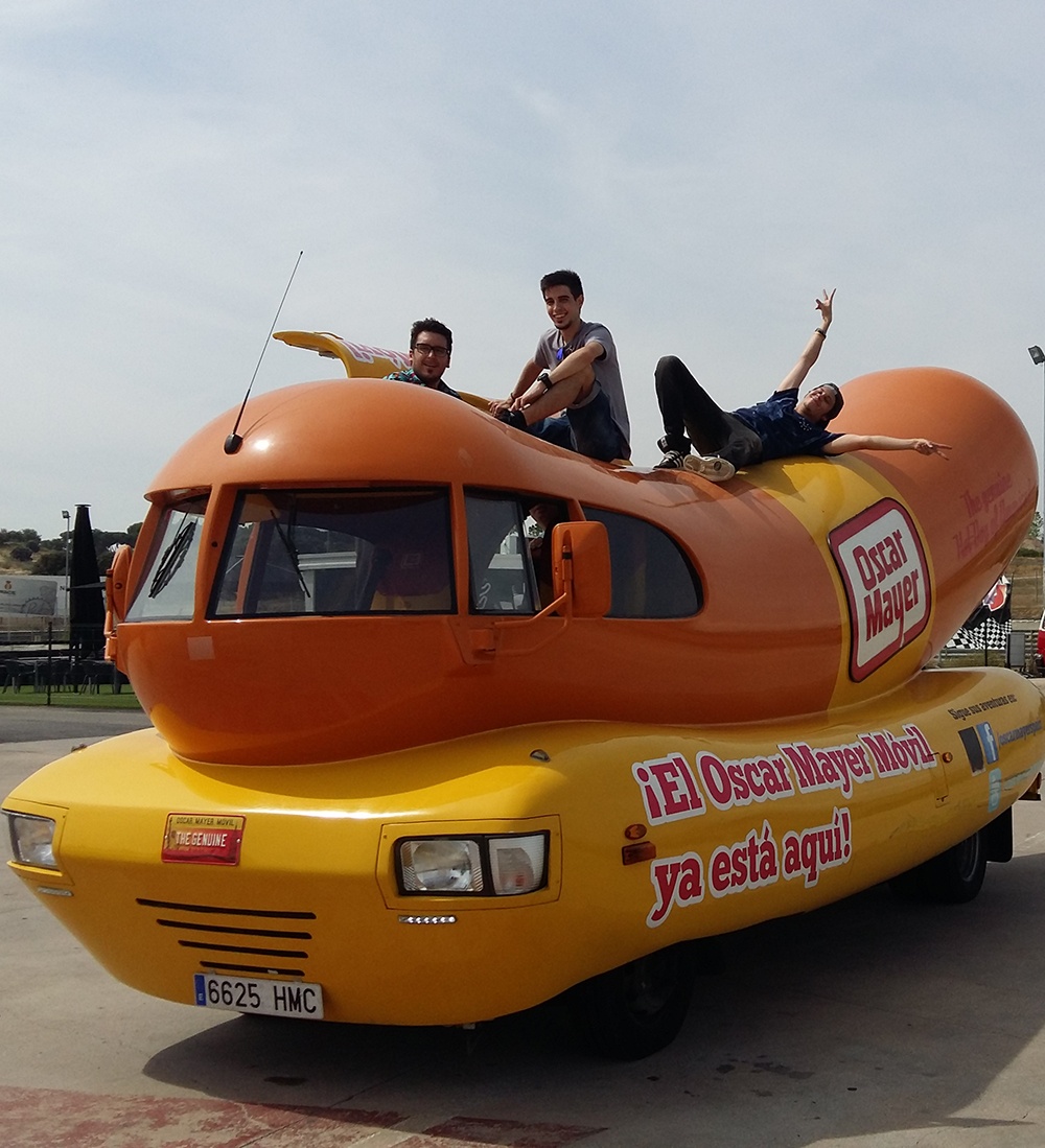 Youtubers aceptan el #JumboChallenge de Oscar Mayer