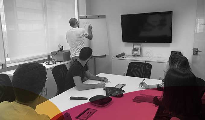 Kanlli dota de perfiles tecnológicos al departamento de Paid Media