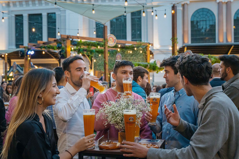 Música en directo y gastronomía alemana con Paulaner