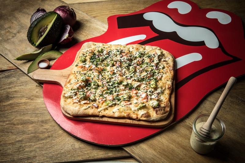 "Pizza Rolling" en honor de sus Satánicas Majestades