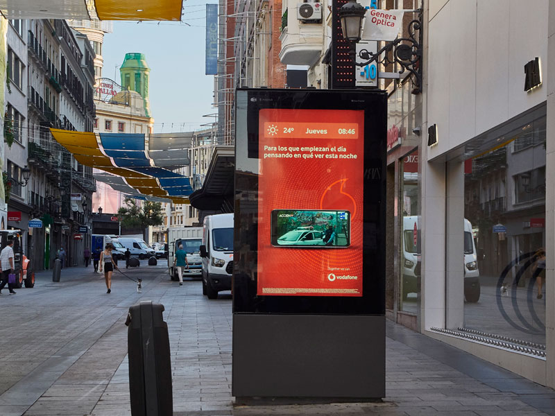 Vodafone estrena campaña dinámica en DOOH con Ymedia Wink