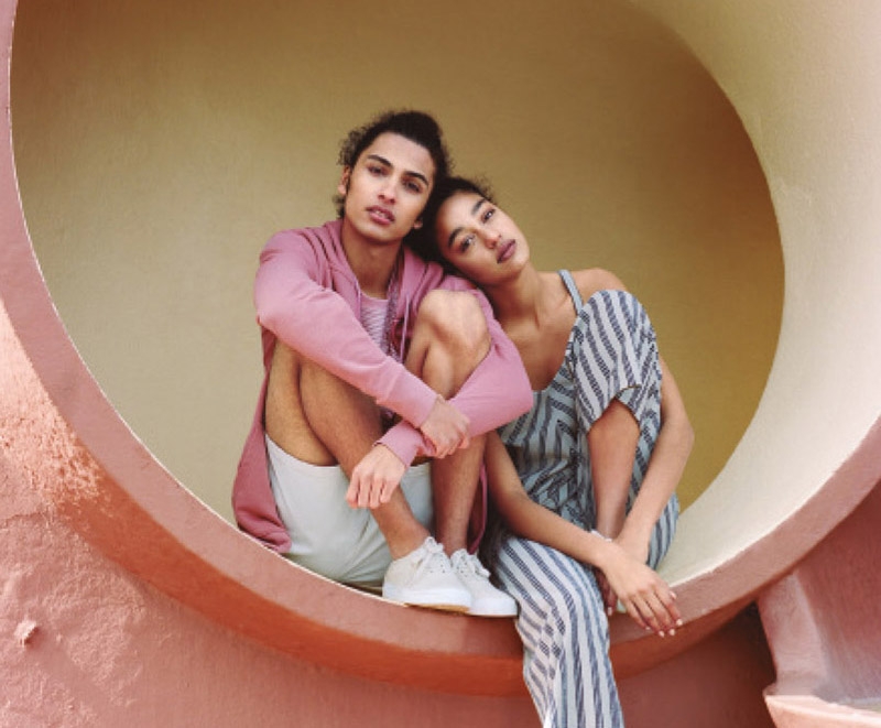 Pull&Bear lanza su primera colección sostenible