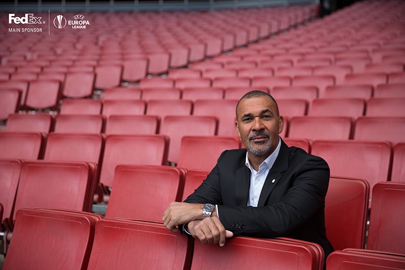 Ruud Gullit, embajador del patrocinio de FedEx sobre la Europa League