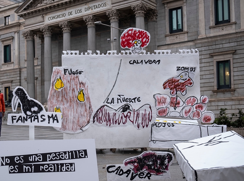 Recrean la experiencia de un niño víctima de abusos en el Congreso