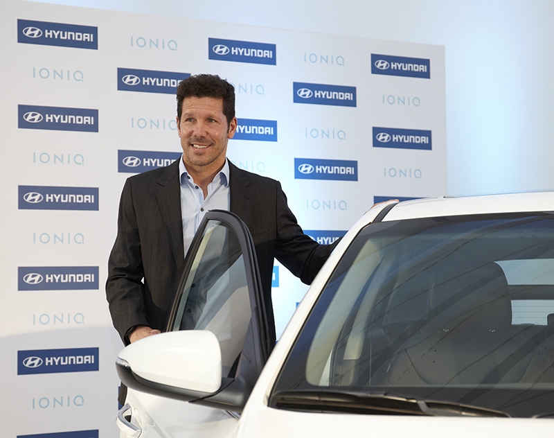 El entrenador atlético Diego Simeone apuesta por Hyundai