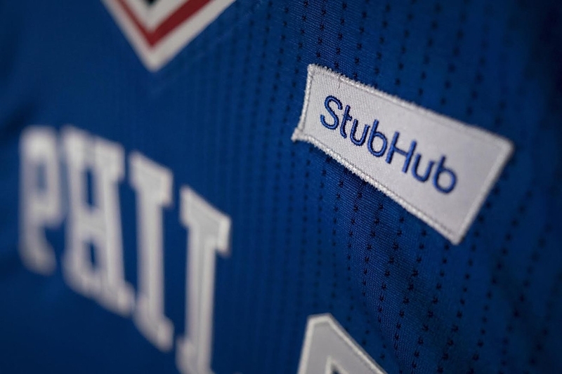 La NBA da la bienvenida a la publicidad en sus uniformes