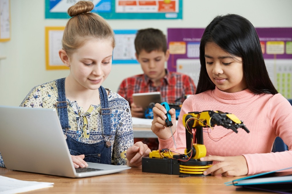 Programación, lo que más inspira a las niñas para estudiar ciencias