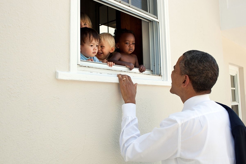 Barak Obama bate el récord de "Likes" en Twitter