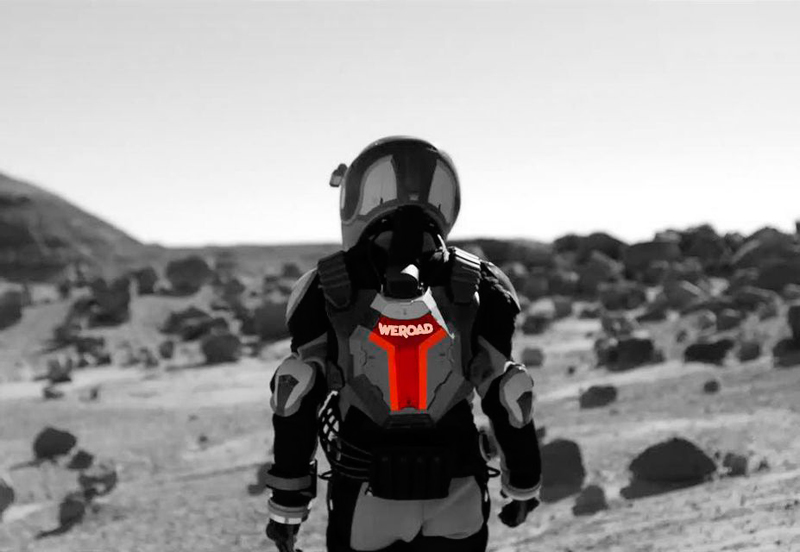 WeRoad se lanza a la Luna para celebrar el Día de los Inocentes