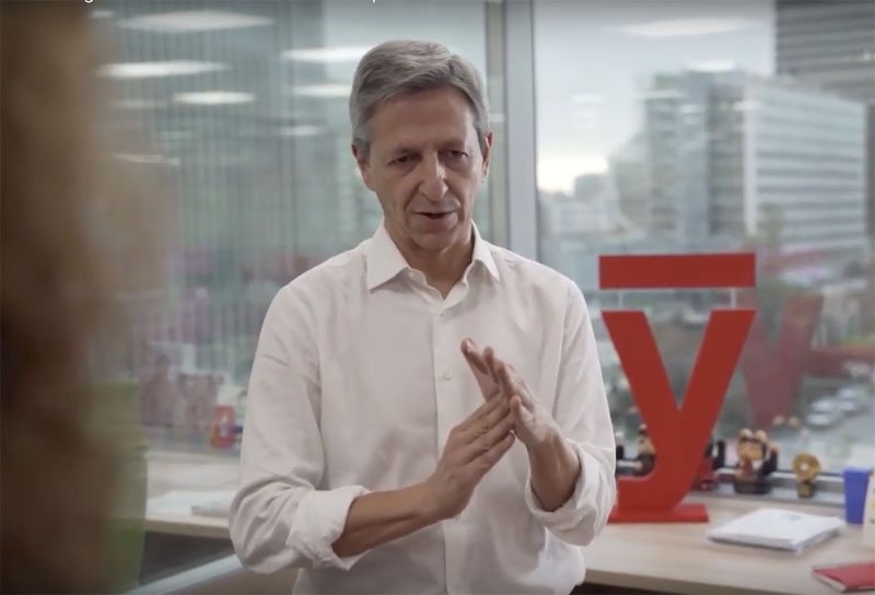 Ymedia gana la cuenta de Papá Noel