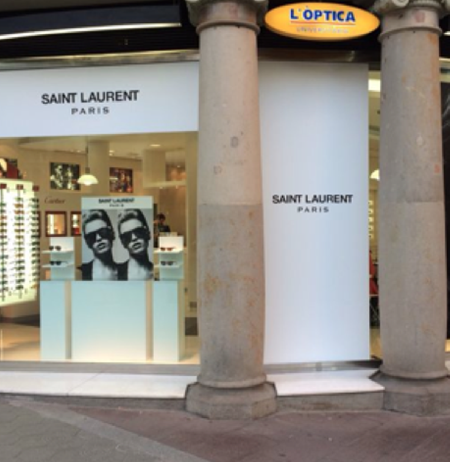 Escaparate vinilado de YSL